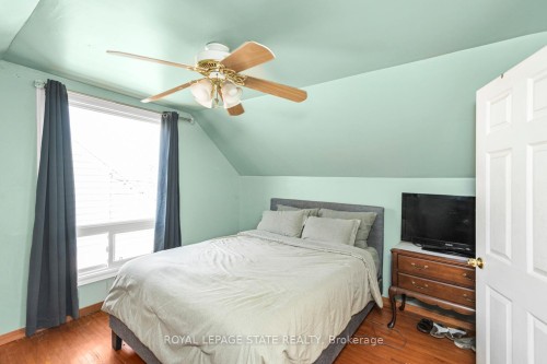 135 Glassco Avenue N, Hamilton, ON - Indoor Photo Showing Bedroom