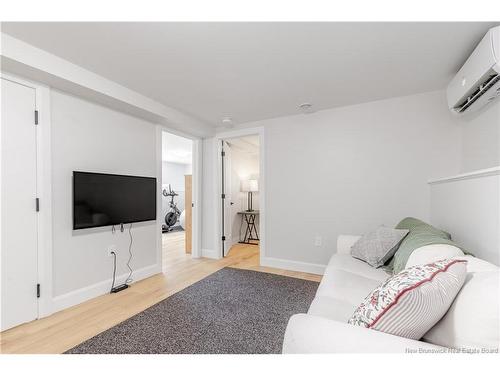 12 Lapointe St, Fredericton, NB 