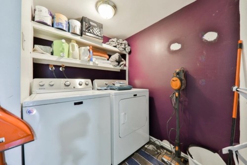 Salle de lavage - 562A Mtée Papineau N., Saint-Sauveur, QC - Indoor Photo Showing Laundry Room