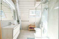 Master Bathroom - 