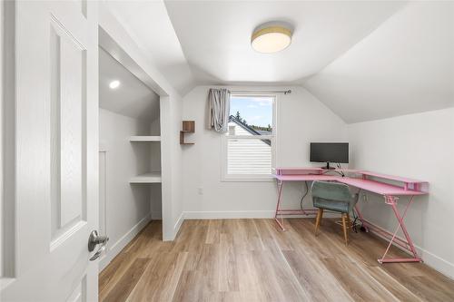 2085 Warren Avenue, Kimberley, BC - Indoor Photo Showing Office