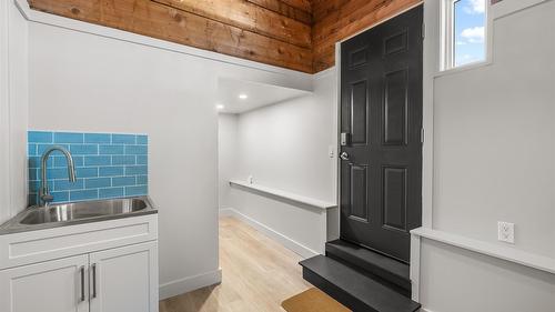 2085 Warren Avenue, Kimberley, BC - Indoor