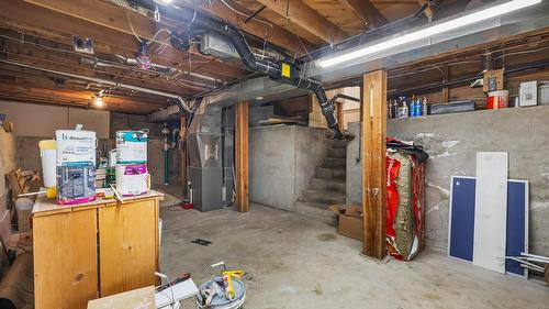 2085 Warren Avenue, Kimberley, BC - Indoor Photo Showing Basement