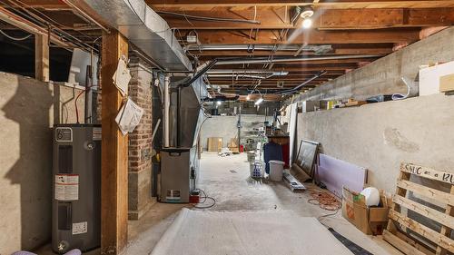 2085 Warren Avenue, Kimberley, BC - Indoor Photo Showing Basement