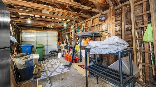 2085 Warren Avenue, Kimberley, BC - Indoor Photo Showing Basement