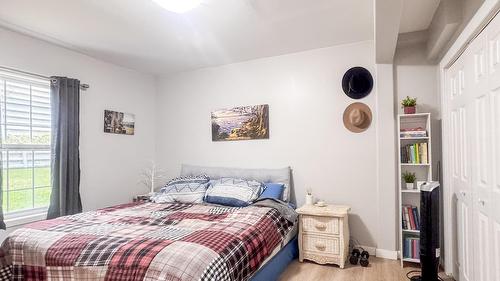 335 Chapman Street, Kimberley, BC - Indoor Photo Showing Bedroom