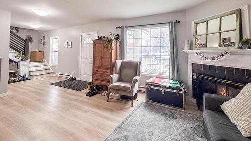 335 Chapman Street, Kimberley, BC - Indoor Photo Showing Living Room With Fireplace