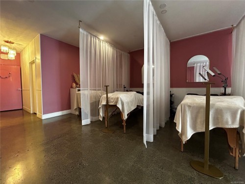 81 Trunk Rd, Duncan, BC 