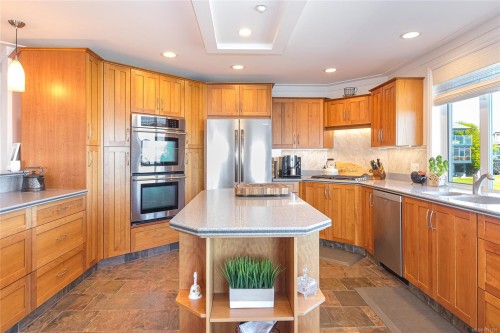 5-9885 Second St, Sidney, BC - Indoor Photo Showing Kitchen
