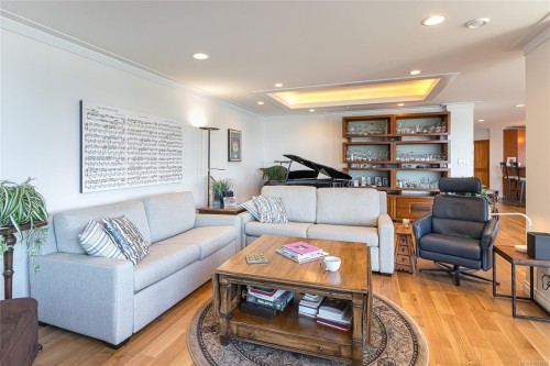 5-9885 Second St, Sidney, BC - Indoor Photo Showing Living Room