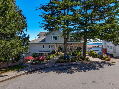 5-9885 Second St, Sidney, BC - Outdoor