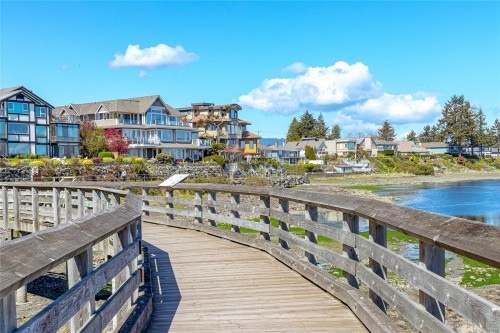 5-9885 Second St, Sidney, BC - Outdoor