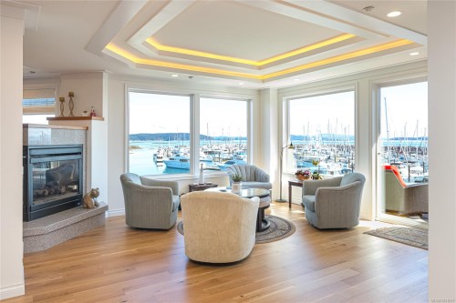 5-9885 Second St, Sidney, BC - Indoor Photo Showing Living Room With Fireplace
