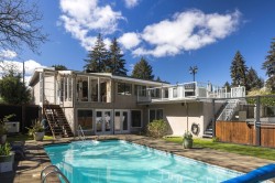 2264 Aldeane Ave Colwood, BC V9B 2C7