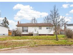 35 Queen Mary CRES Moncton, NB E1A 3P7