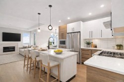 206-990 Doumac Ave Saanich, BC V8Y 1M4