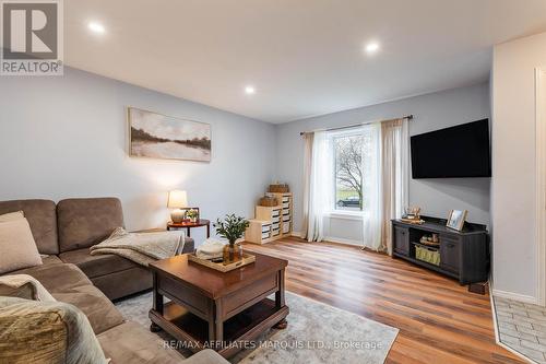 2333 Emily Crescent, Cornwall, ON - Indoor Photo Showing Living Room