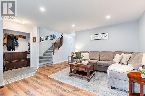 2333 Emily Crescent, Cornwall, ON - Indoor Photo Showing Living Room