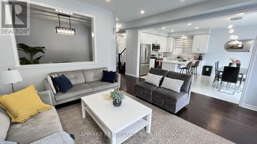 325 Trudeau Drive E, Milton, ON - Indoor Photo Showing Living Room