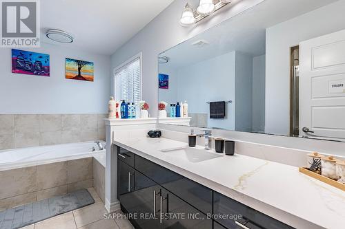 Ensuite - 325 Trudeau Drive E, Milton, ON - Indoor Photo Showing Bathroom