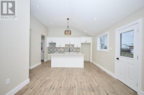 406 Hennepin Avenue, Welland (Lincoln/Crowland), ON - Indoor