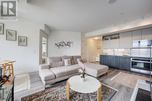 210 - 120 Eagle Rock Way, Vaughan, ON - Indoor Photo Showing Living Room