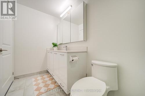 210 - 120 Eagle Rock Way, Vaughan, ON - Indoor Photo Showing Bathroom