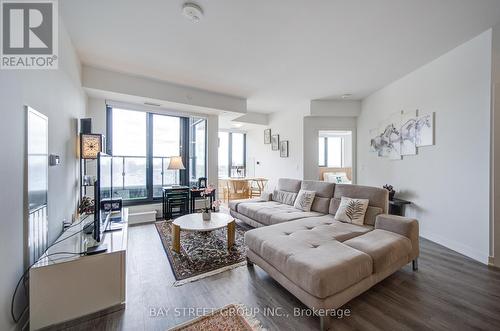 210 - 120 Eagle Rock Way, Vaughan, ON - Indoor Photo Showing Living Room