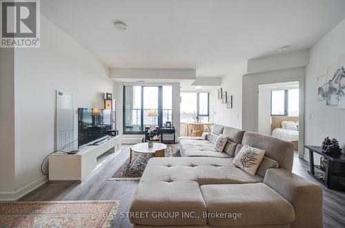 210 - 120 Eagle Rock Way, Vaughan, ON - Indoor Photo Showing Living Room
