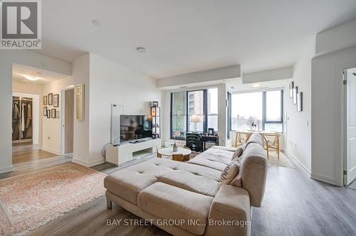210 - 120 Eagle Rock Way, Vaughan, ON - Indoor Photo Showing Living Room