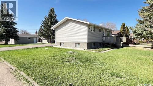 117 Herbert Street, Maple Creek, SK - Outdoor