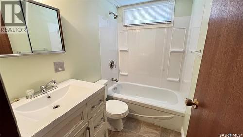 117 Herbert Street, Maple Creek, SK - Indoor Photo Showing Bathroom