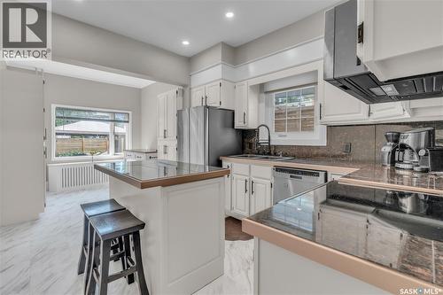 3120 Rae Street, Regina, SK - Indoor Photo Showing Kitchen With Double Sink With Upgraded Kitchen