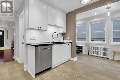24 Morris Street, Ottawa, ON - Indoor Photo Showing Kitchen