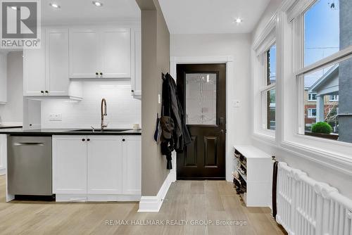 24 Morris Street, Ottawa, ON - Indoor Photo Showing Kitchen