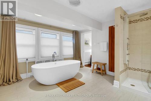 24 Morris Street, Ottawa, ON - Indoor Photo Showing Bathroom