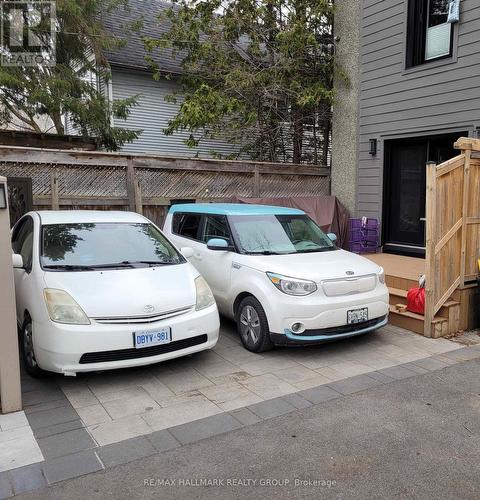 2 Cars can park in patio area - 24 Morris Street, Ottawa, ON - Outdoor
