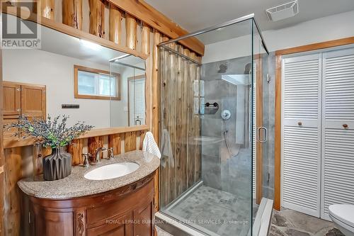 6099 Cedar Grove, Burlington, ON - Indoor Photo Showing Bathroom