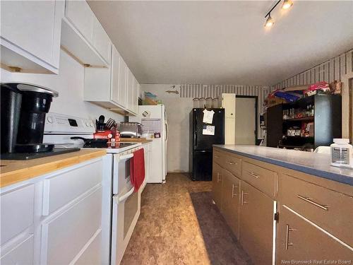 13 Lake Ave, Mcadam, NB 