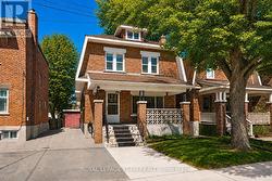 85 GROVE AVENUE  Ottawa, ON K1S 3A7