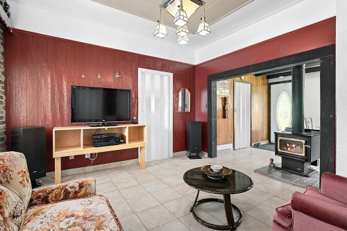 Salon - 50 Ch. Du Lac-Cassel, Low, QC - Indoor