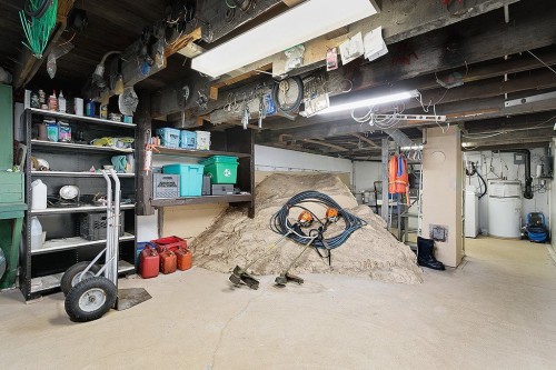 Atelier - 50 Ch. Du Lac-Cassel, Low, QC - Indoor