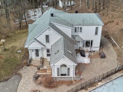 832 Rue des Verseaux  Prévost, QC J0R 1T0