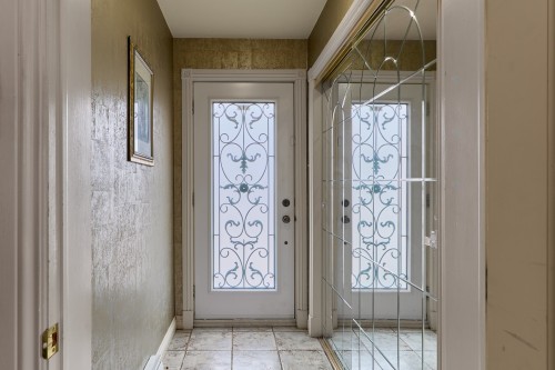 Hall d'entrée/Vestibule - 832 Rue Des Verseaux, Prévost, QC - Indoor Photo Showing Other Room