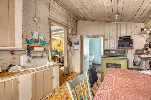 Cuisine - 379 Rue Du Pavillon, Saint-Gabriel, QC - Indoor