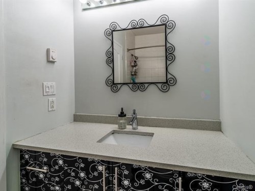 Bathroom - 406-4545 Av. Girouard, Montréal (Côte-Des-Neiges/Notre-Dame-De-Grâce), QC - 