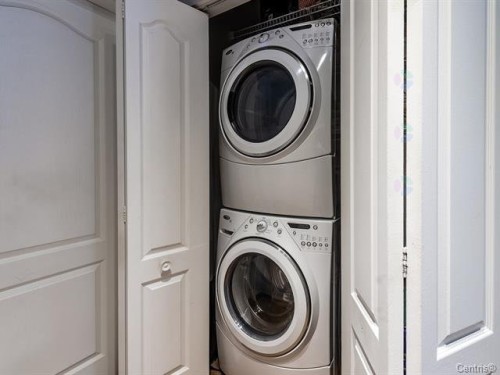 Mud Room - 406-4545 Av. Girouard, Montréal (Côte-Des-Neiges/Notre-Dame-De-Grâce), QC - Indoor Photo Showing Laundry Room