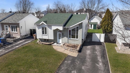 157 Rue Deguire  Repentigny (Le Gardeur), QC J5Z 4M1