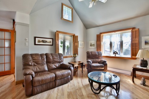 Salon - 1194 Route 116, Acton Vale, QC - Indoor Photo Showing Living Room