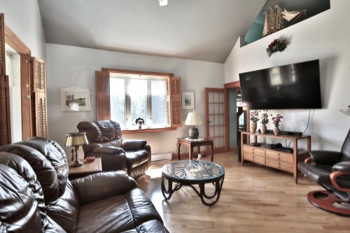 Salon - 1194 Route 116, Acton Vale, QC - Indoor Photo Showing Living Room